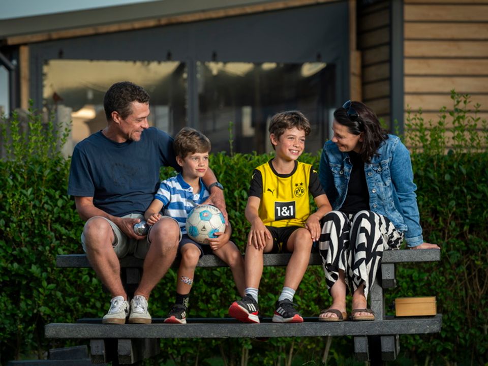 oostkapelle met kinderen