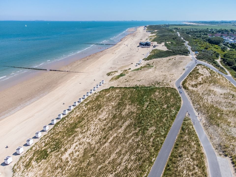 lege strand in cadzand