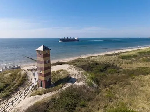 schip voor de kust